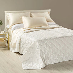 Trapuntino matrimoniale Caleffi Iris in prezioso raso jacquard. Trapunta primaverile con Fantasia classica variante avorio