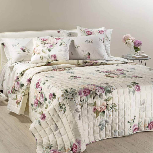 Trapuntino matrimoniale Caleffi Rose e Fiori in raso di puro cotone con stampa digitale di alta qualità. Fantasia floreale su fondo avorio.. Peso primaverile autunnale