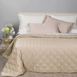Trapuntino matrimoniale Caleffi Samoa in raso jacquard. Trapunta primaverile con fantasia moderna stile Borbonese, colore oro