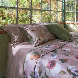 Trapunta primaverile matrimoniale Fazzini Velvet in raso di puro cotone. Trapuntino Quilt con fiori rosa e azzurri su fondo rosa